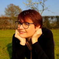 Delphine vendeuse Victoria France